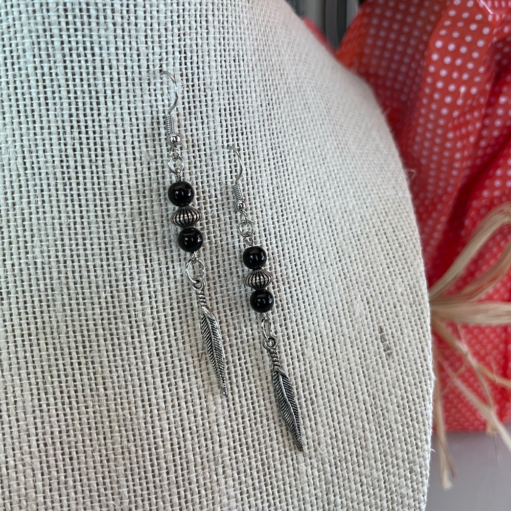 🖤Handmade Earrings 🖤 - Picture 4 of 8